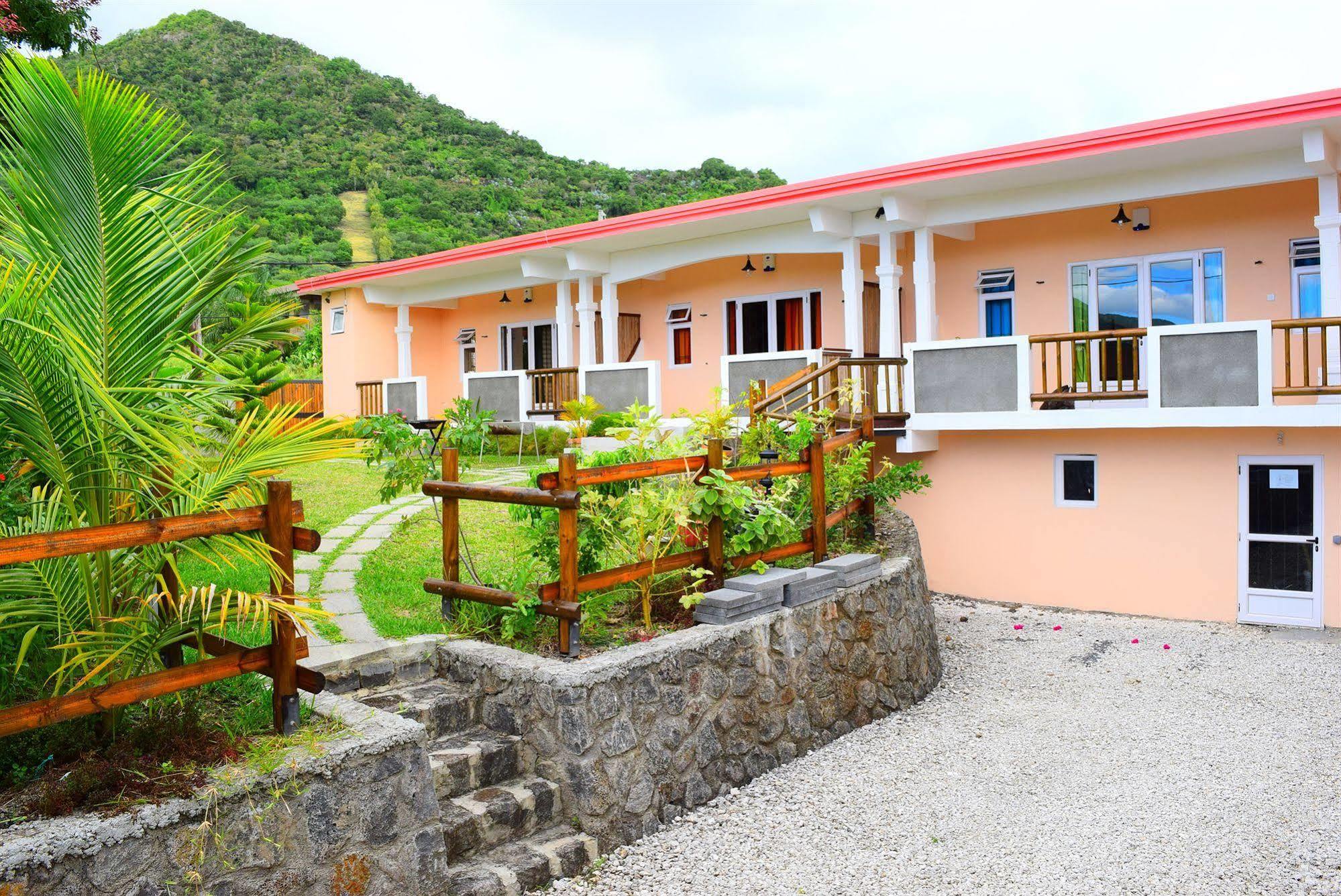 Mountain View Hotel La Gaulette Buitenkant foto